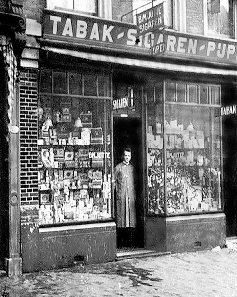 Oranjeboomstraat Rotterdam 1924  .zo te zien B.M.Jutte