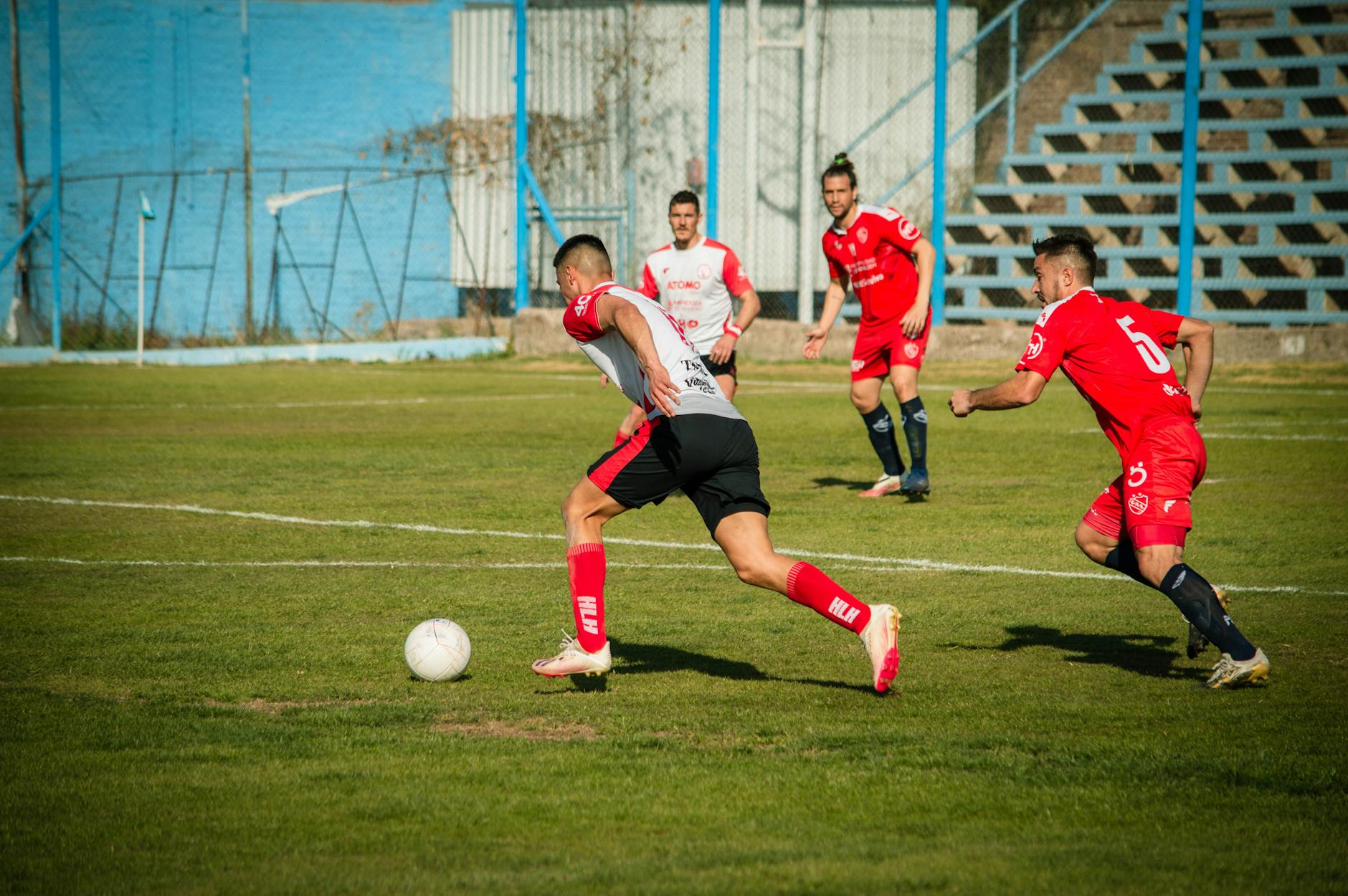 Charlois haalt Leite Lopes en El Ouariaghli binnen