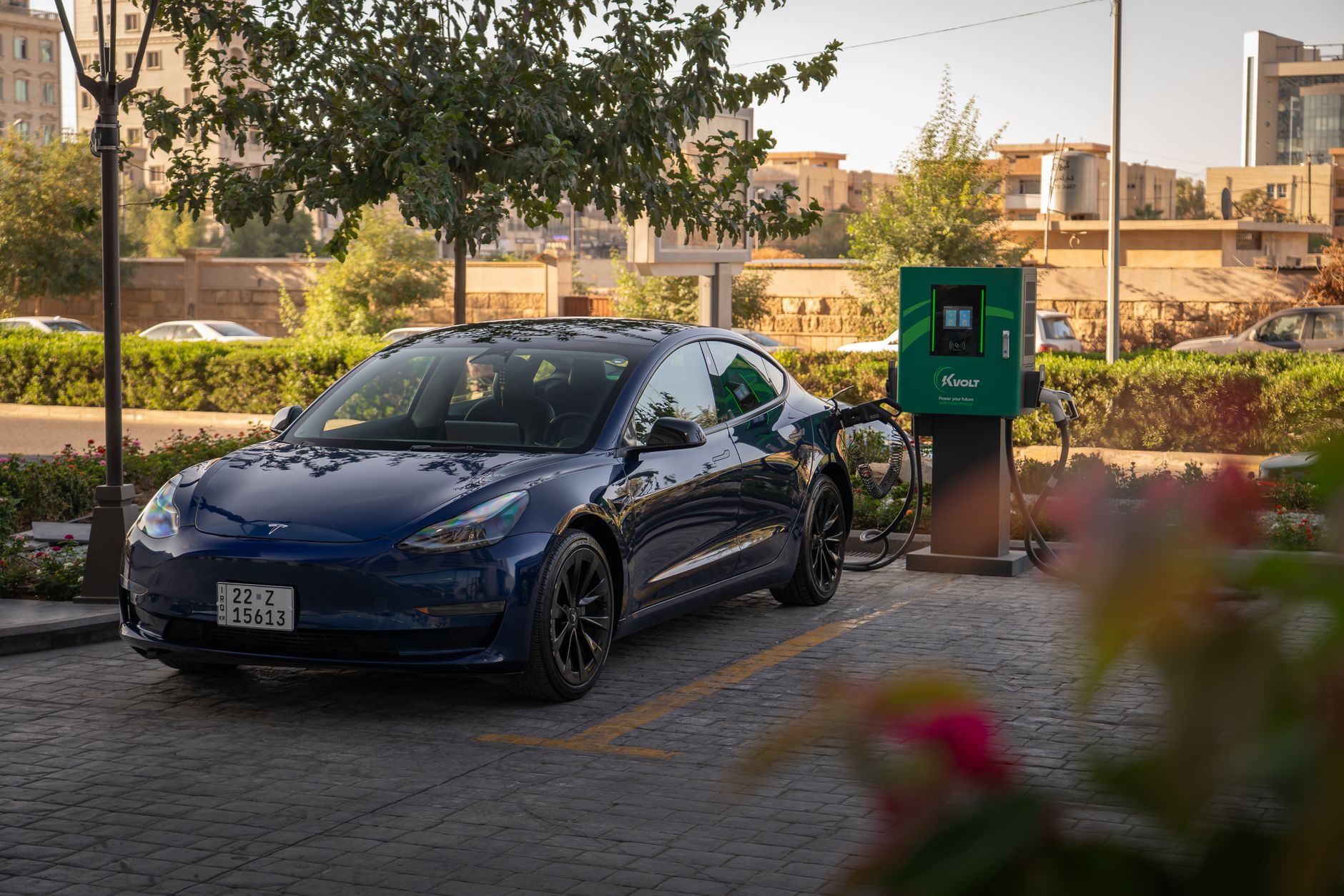 Eerste snellader voor elektrische voertuigen - HartvanWaddinxveen.nl