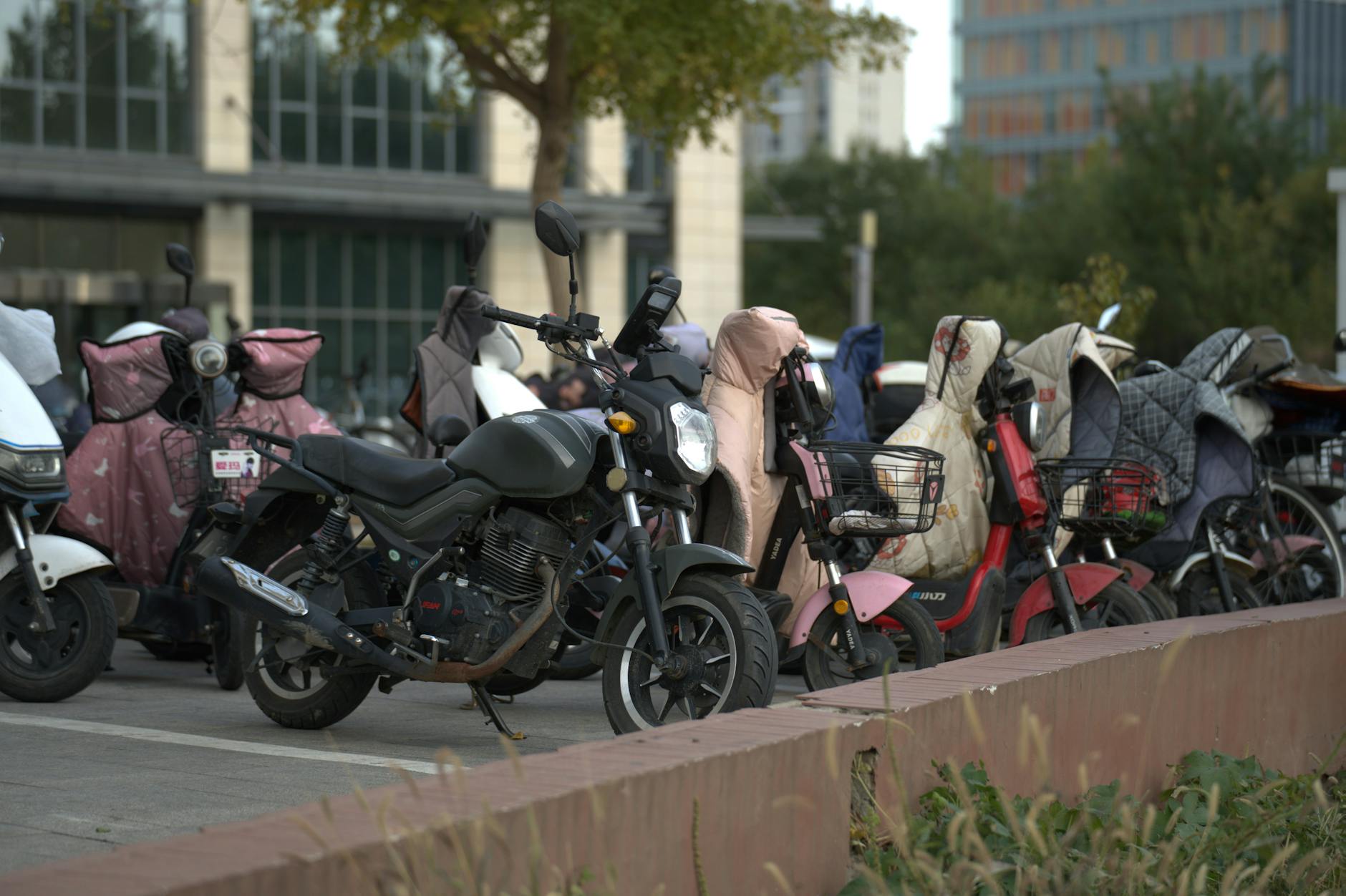 Kennisgeving termijnverlenging omgevingsvergunning voor het afwijken van regels in het omgevingsplan t.b.v. het plaatsen van een scootmobielstalling bij een appartementengebouw, Nassaulaan 639, 2712   gmb-2026-210901