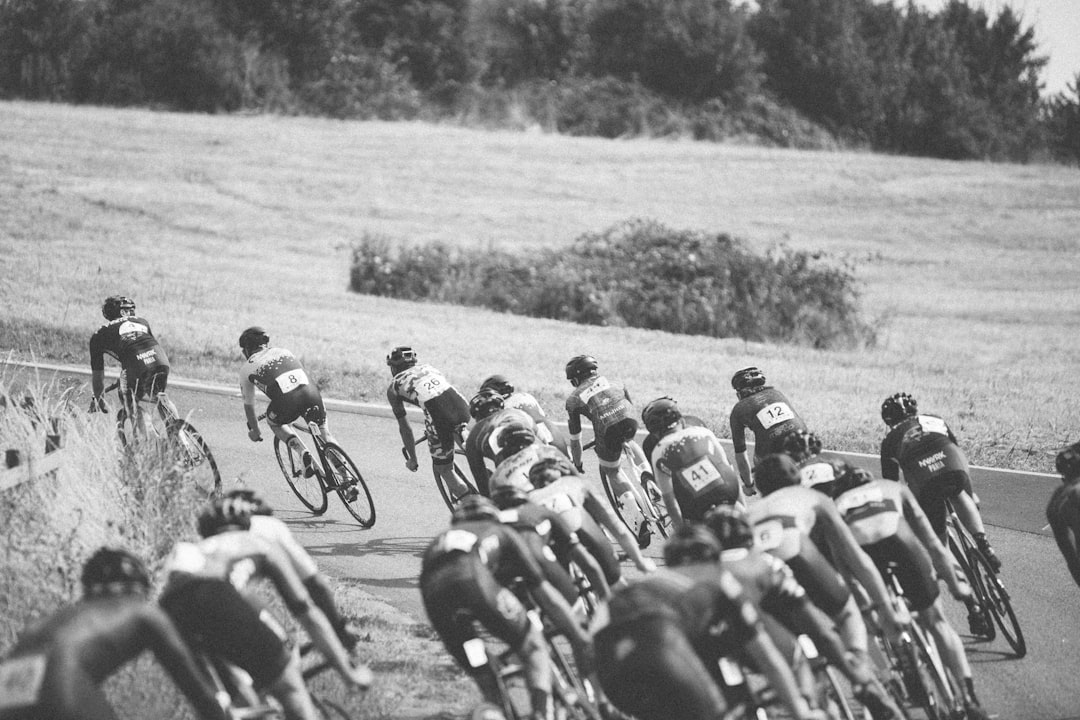 Visma | Lease a Bike raakt Wout van Aert kwijt in ploegentijdrit, maar wint toch: 'Hij voelde zich niet goed'