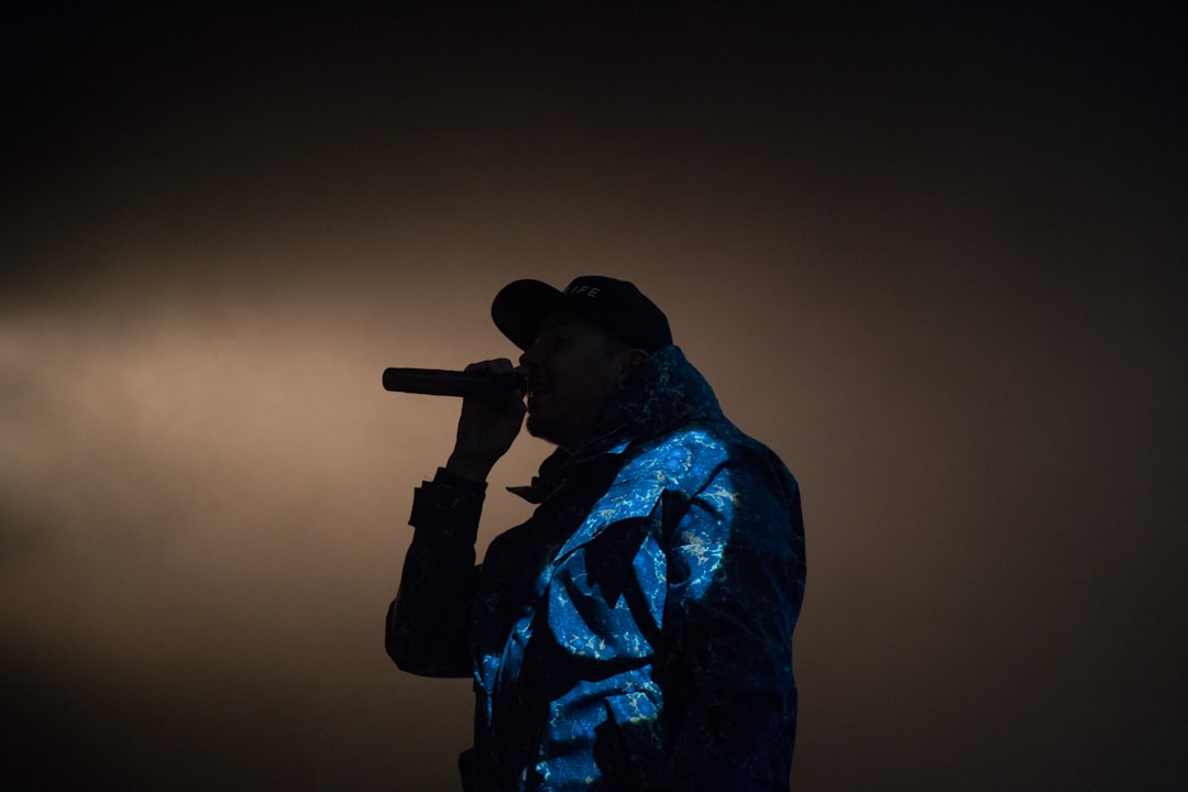 Rapper Ye houdt zich stil over controverse tijdens eerste optreden in Gelredome