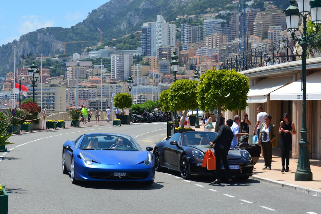 Kim Kardashian haalt opmerkelijke stunt uit na GP Monaco, vriendin Lewis Hamilton op heterdaad betrapt
