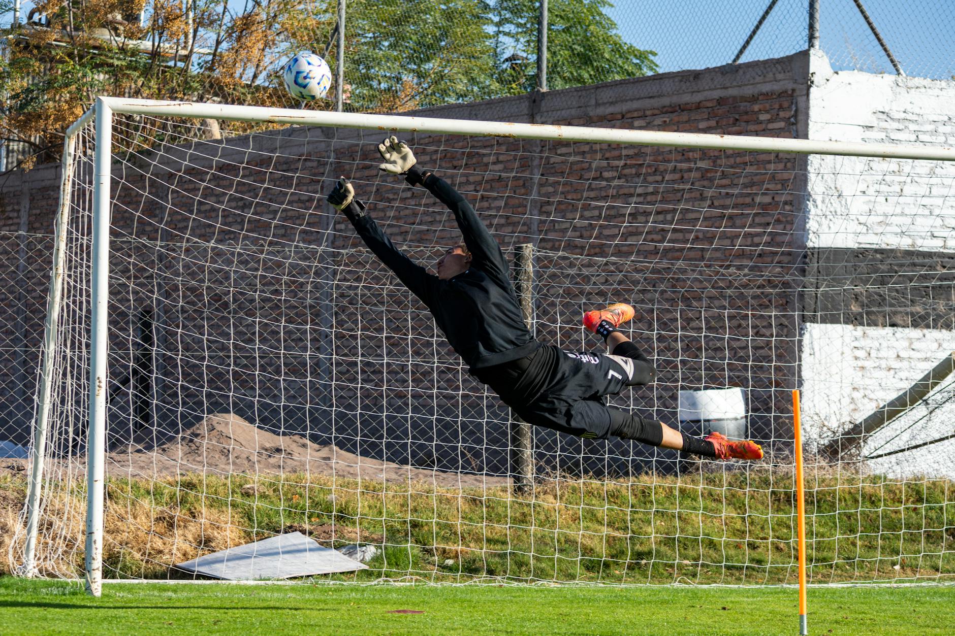 Sparta legt doelman Suur vast