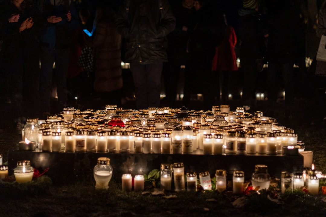 Dodenherdenking Heenvliet warme bijeenkomst van buurt