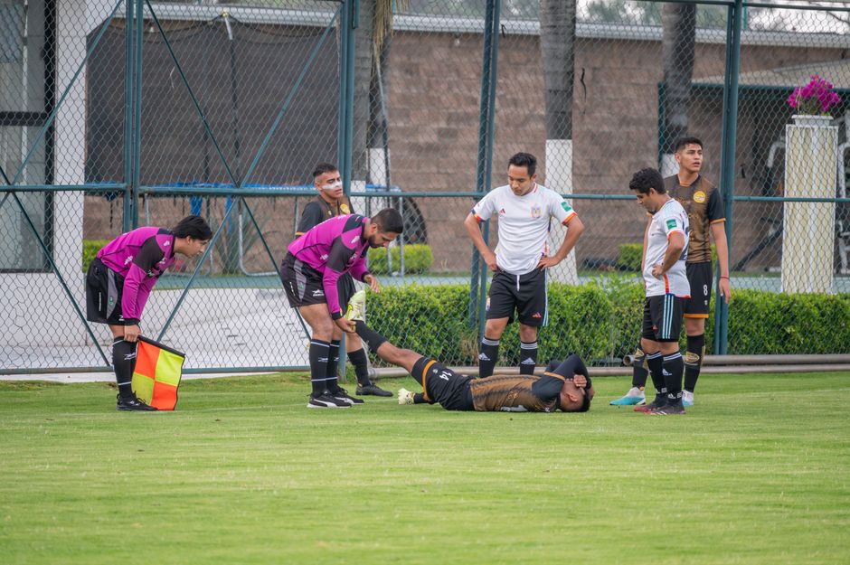 Excelsior trekt n blessuretijd derbywinst naar zich toe