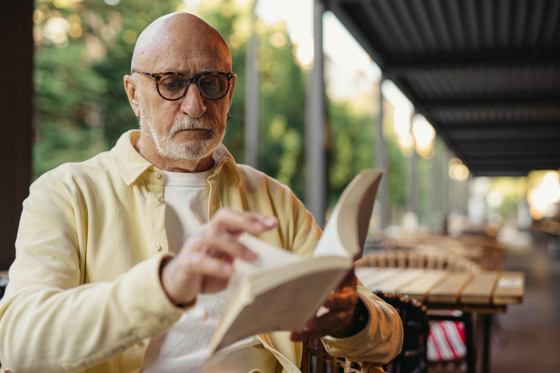 Jan Rotmans (65) is ongeneeslijk ziek en brengt hoop met boek: 'Je gaat bewuster leven'