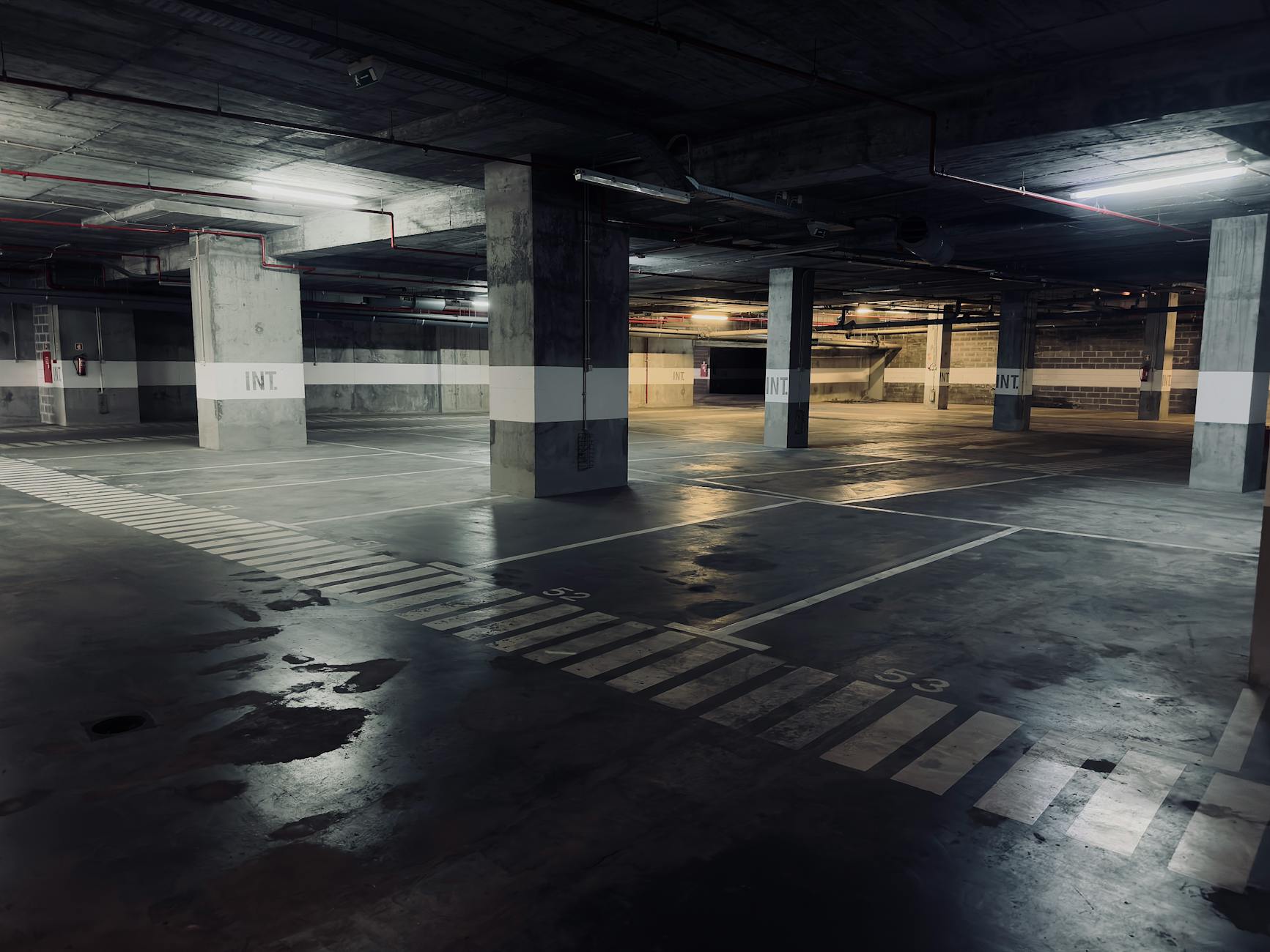 Sleets, somber en gedateerd: parkeergarage in hartje Breda krijgt forse facelift