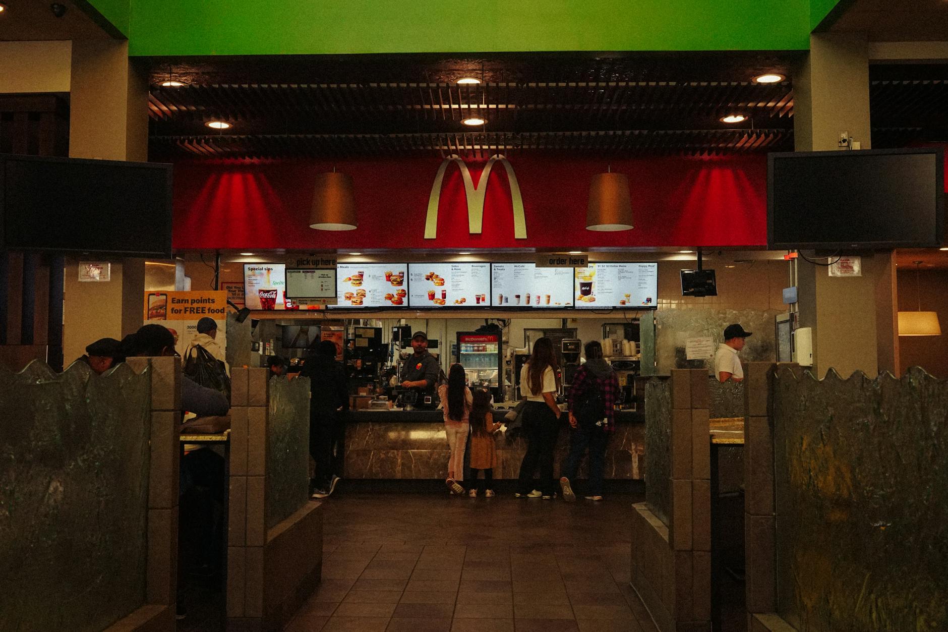 Kirsten verlaat haar succesvolle bedrijf De Regelmeisjes voor McDonald’s in Hoogvliet