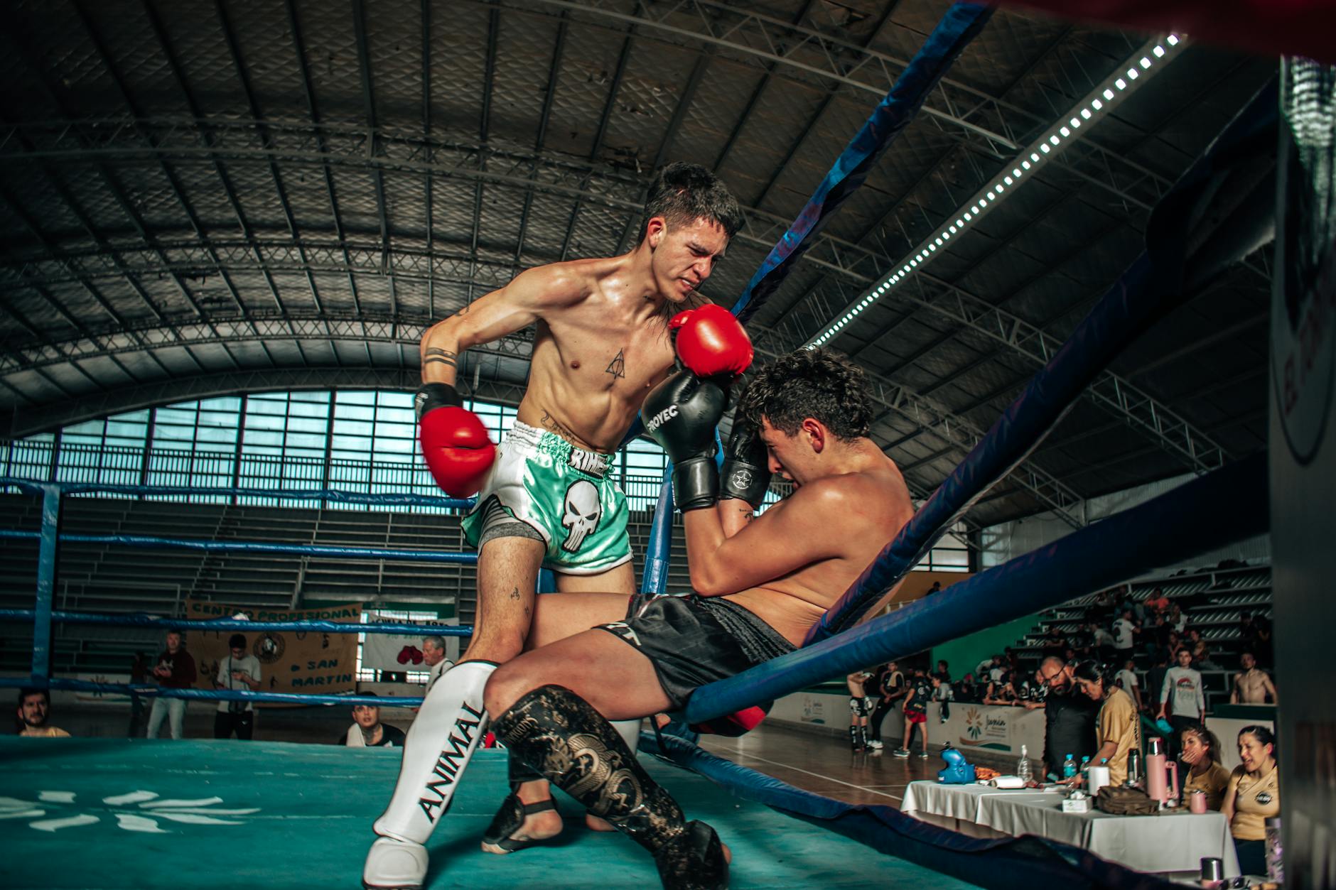 Rico Verhoeven deelt eerbetoon aan overleden moeder: 'Voel je aanwezigheid'