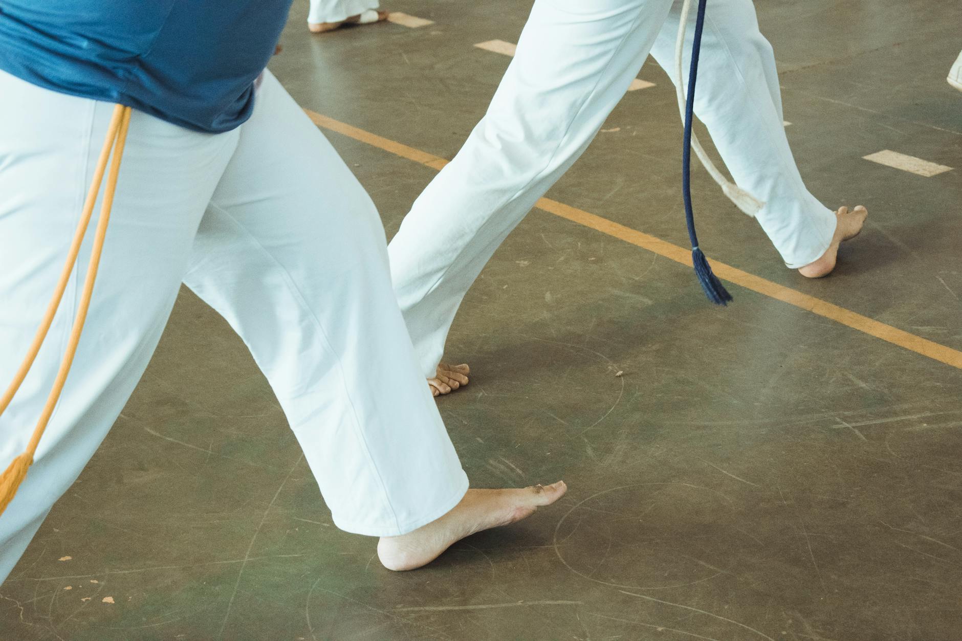 Jeroen geeft al 25 jaar capoeira-les in Delfshaven: ‘Capoeira is van alles wat’