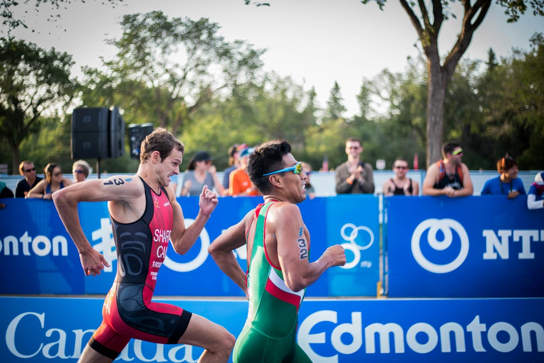 Triatlon Enschede ongekend populair: zo beleefde Thomas (30) zijn loodzware race van start tot finish