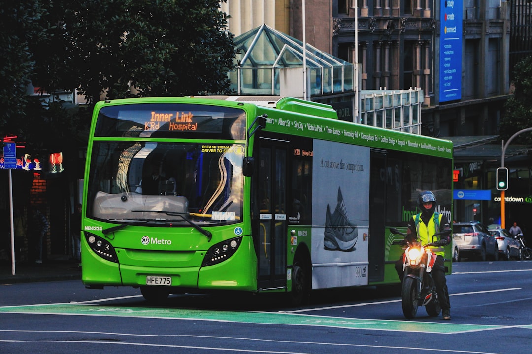 Bustour in Kerkrade voert langs plekken voor duurzaamheid en circulariteit - AD.nl
