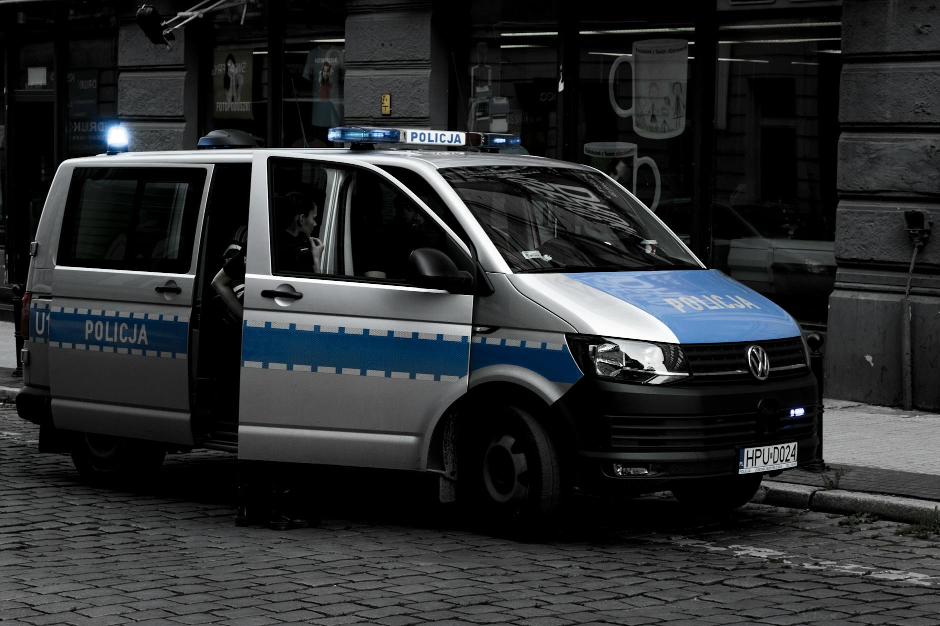 Politie valt pand binnen na drugstip in Tilburg