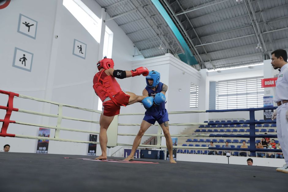 Tessa de Kom verdedigt wereldtitel kickboksen in Japan: 'Dat wil zij gewoon afpakken'