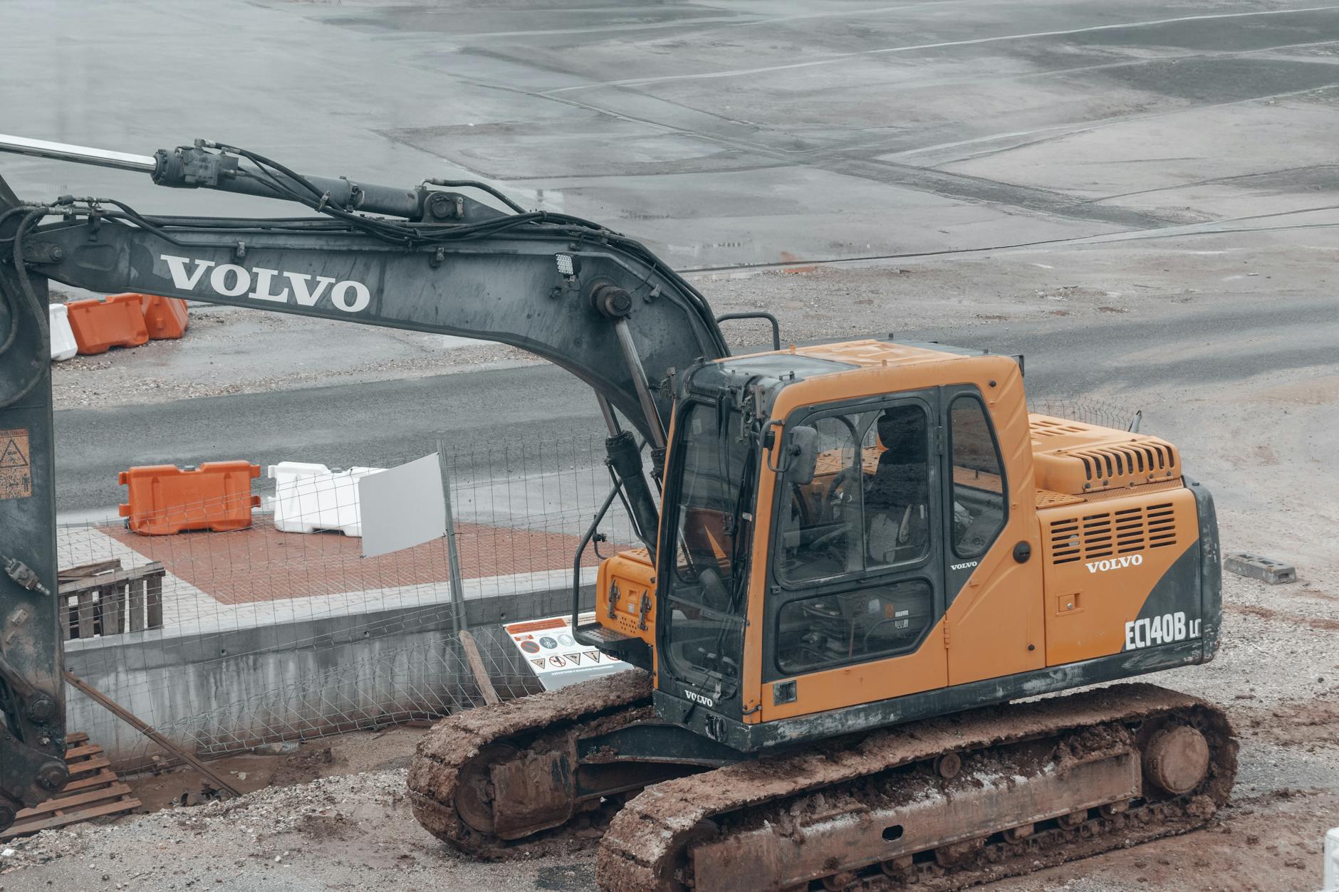 Gemeente Arnhem - aanvraag oneigenlijk gebruik openbare grond, bouwplaats inrichting, Brugstraat 6 gmb-2026-226220