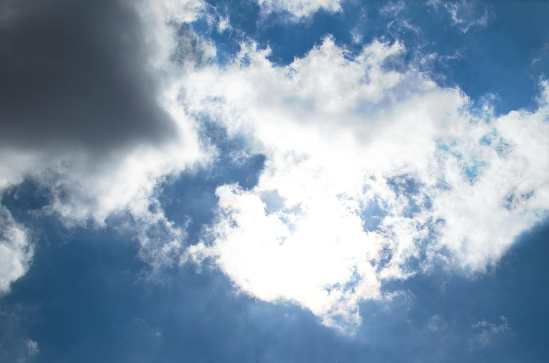 Het weer van vandaag: droge Koningsdag