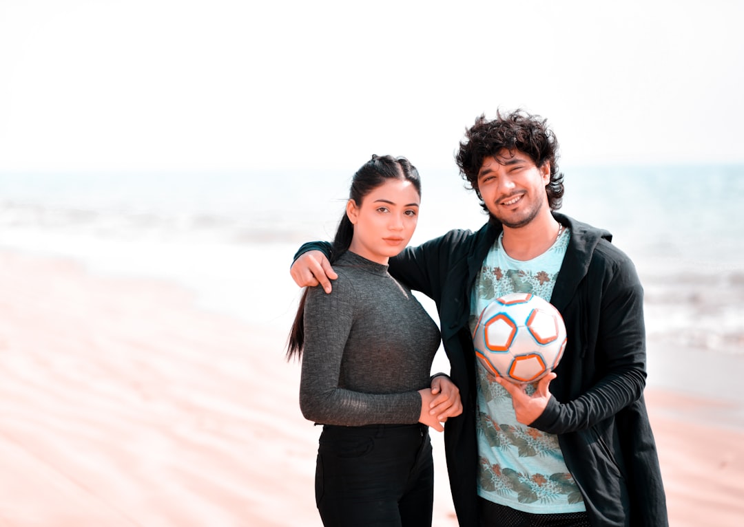 Iara (28) en Nassim (30) delen huis én liefde, maar niet WK-gevoel: zij voor Brazilië, hij voor Marokko