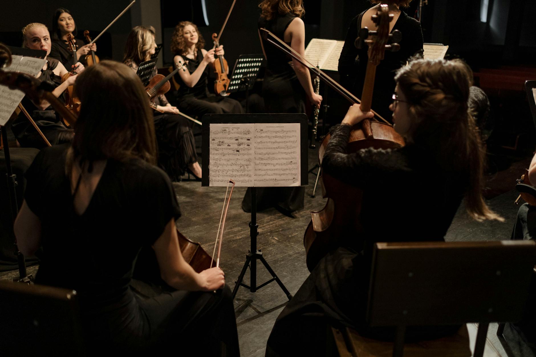 Antwerp Philharmonic Orchestra ontroert Thijs van Leer en 1.300 aanwezigen in Concertgebouw Amsterdam