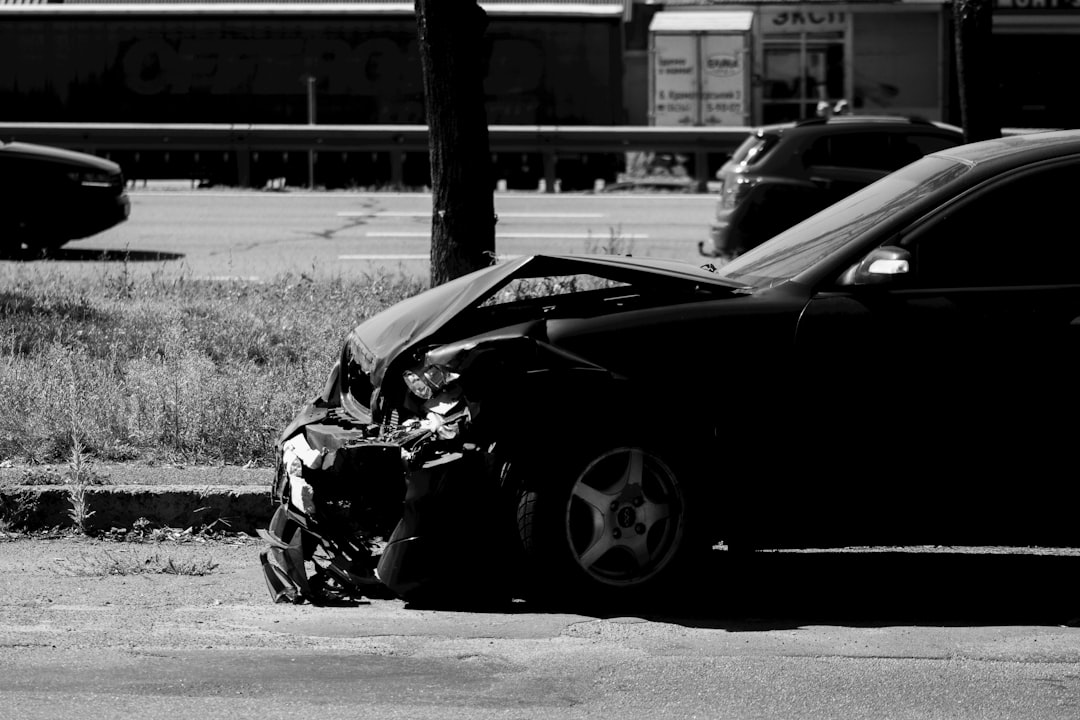 Bestuurder zet het op een lopen nadat fietser is aangereden, verdachte nog niet gevonden