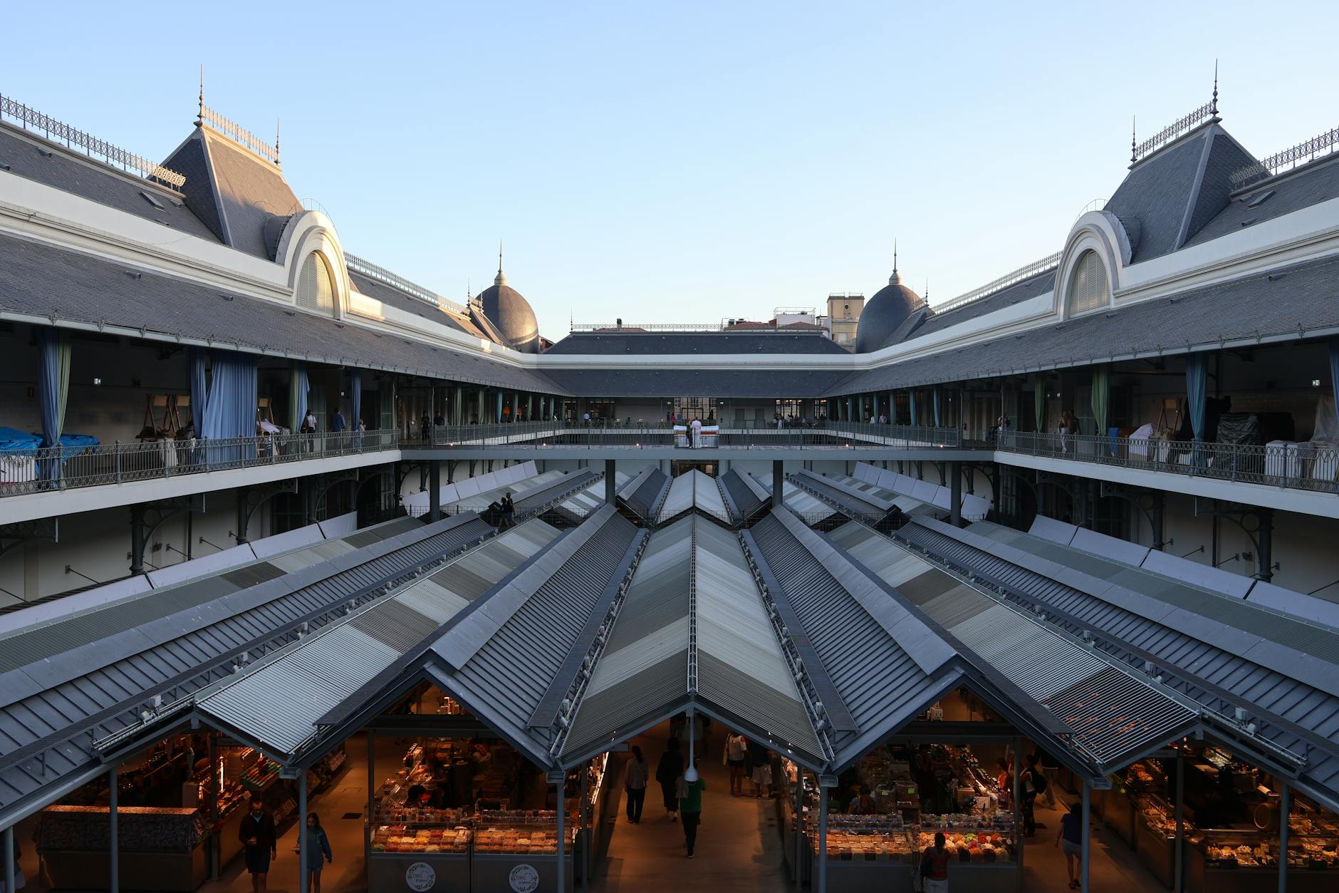 Informatiemarkt in Tilburg over toekomst binnenstad met rondleidingen en projecten