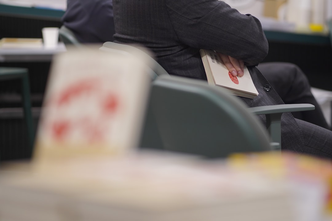 Leslie Keijzer vertelt over haar nieuwe boek ‘Mama pakt door’ in de Grote Kerk van Gorinchem