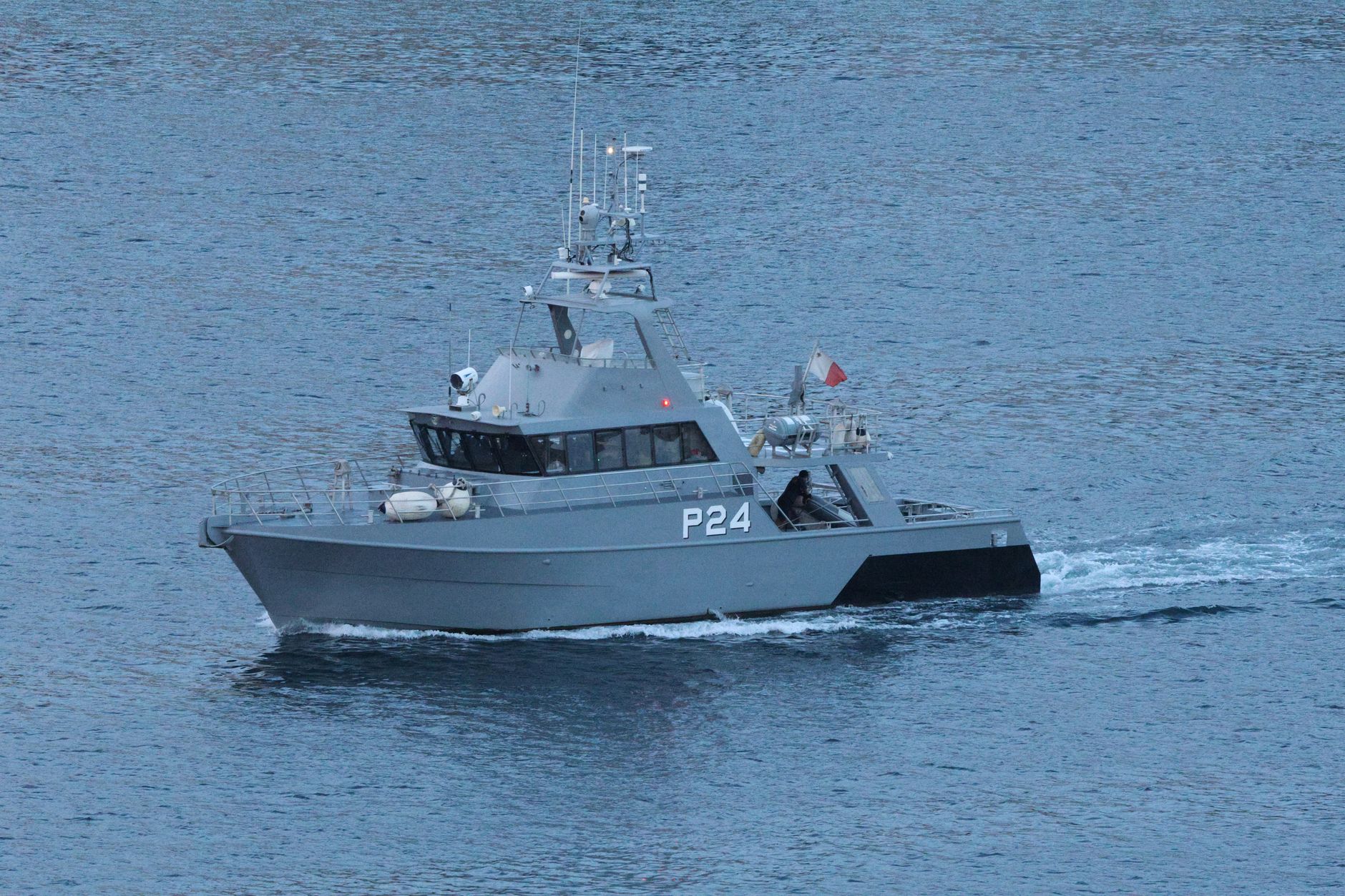 Drie doden bij aanval VS op vermeende drugsboot, zeldzame ontmoeting Amerikaanse en Cubaanse generaals