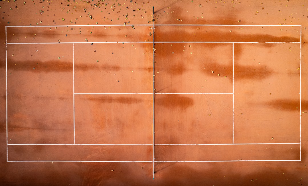 Live Roland Garros | Tennisser Jesper de Jong ziet legendarische oud-kampioen (41) langszij komen