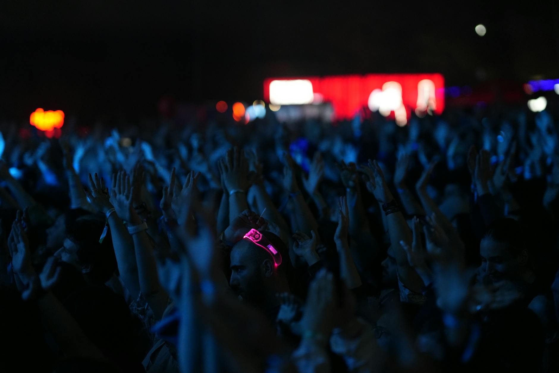 Steeds vaker pepperspray op festivals door zakkenrollers, Nigel greep in