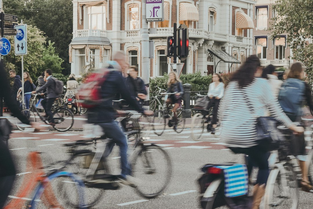 Toch fietsen in de Dorpsstraat? Zoetermeer versoepelt regels na kritiek op doktersbriefje