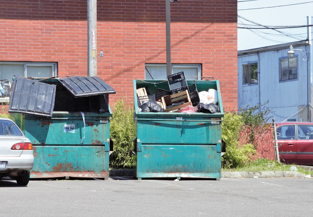 Afvalcontainers schijnen soms pootjes te krijgen in Mechelen: “Elke maand verdwijnen er een paar” - GVA