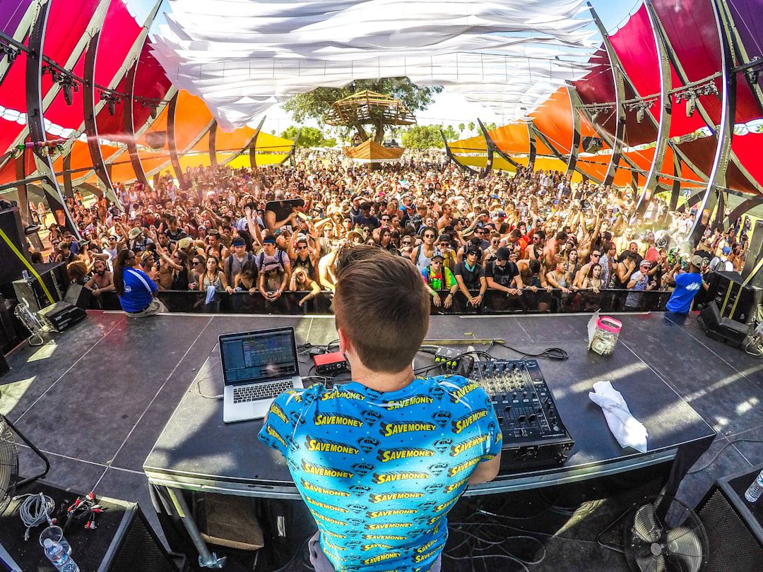 Vandaag is het tijd voor Roffa Grooves op het feestterrein van 200 jaar Feijenoord