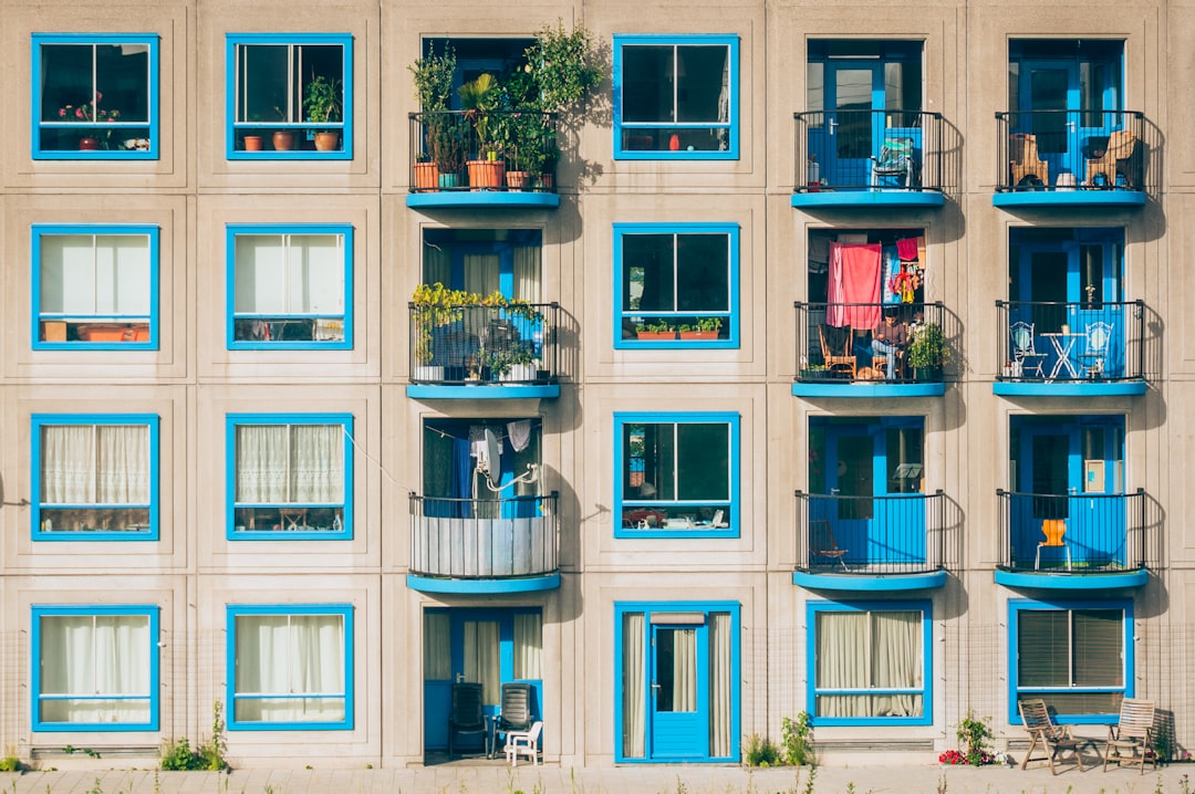 Hasselt heft leegstandsbelasting in Quartier Bleu: dertig appartementen nog niet verkocht