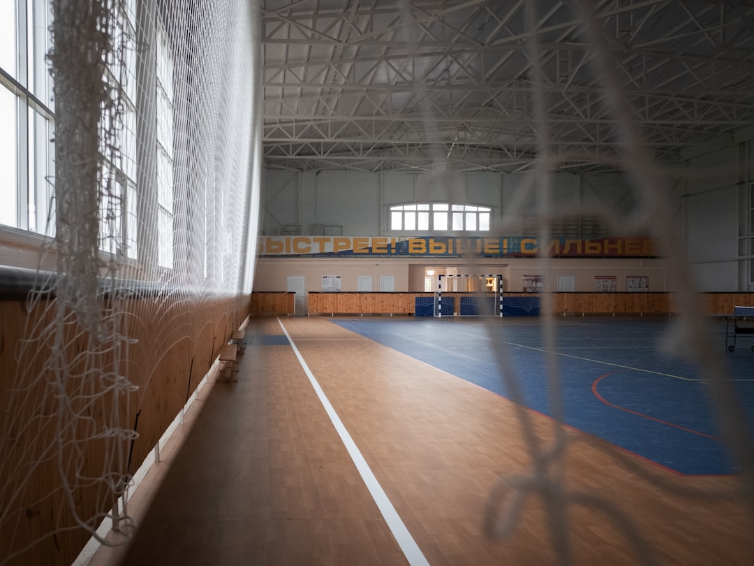 Goeiemiddag Heerlen! 🥪 Vandaag aandacht voor nieuwe sportfaciliteiten op basisschool De Regenboog en verschillende gemeentelijke bekendmakingen rond sloopwerk en vergunningen.