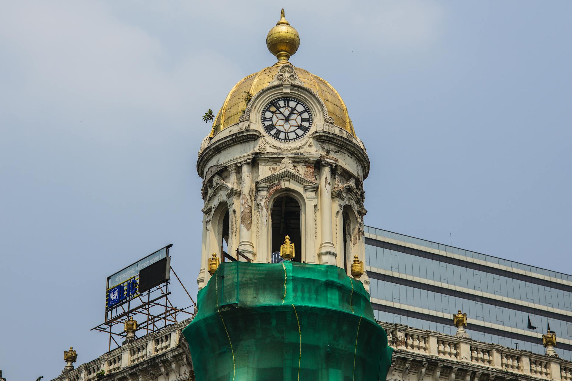 Minutenwijzer weer terug op klok Domtoren