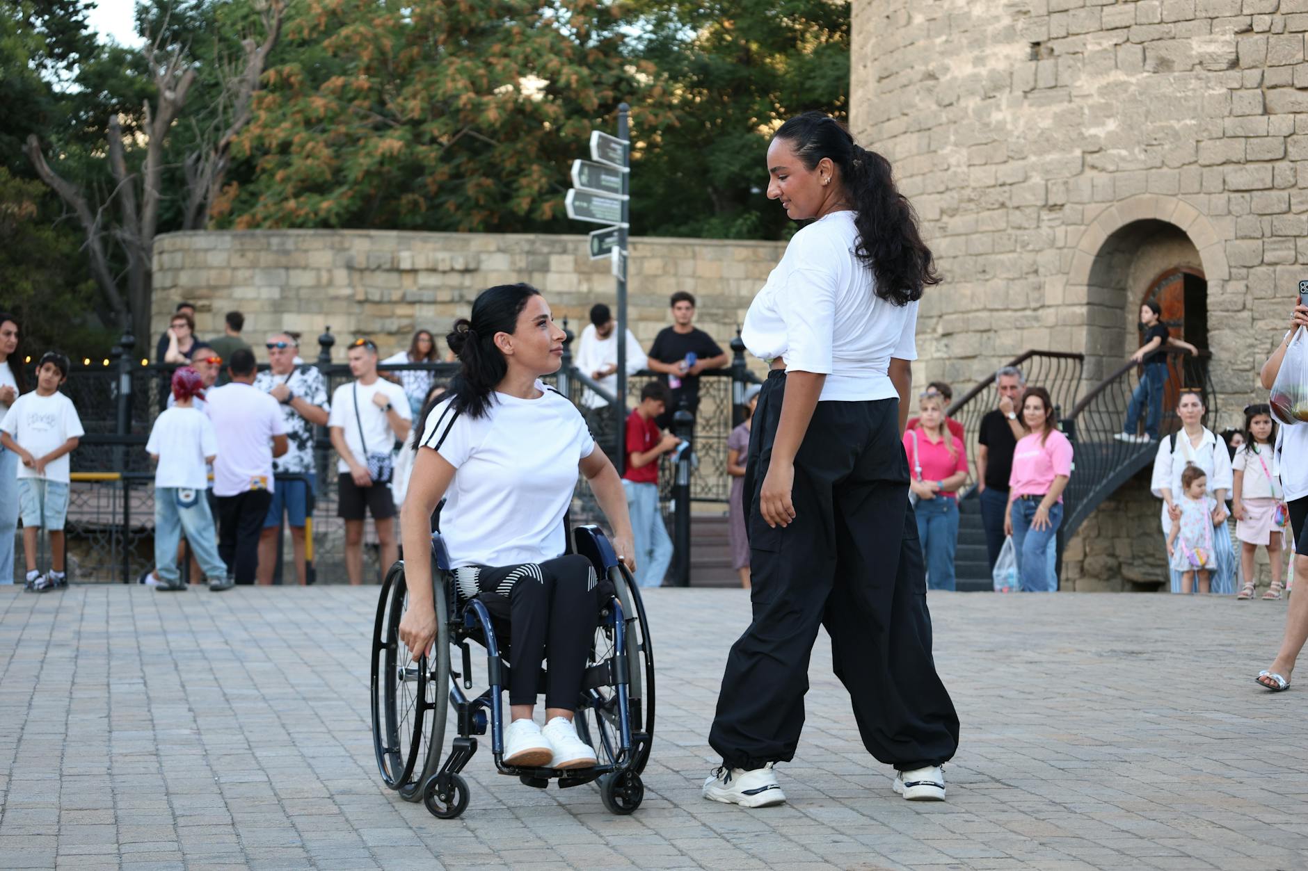 Bep (99) danst in haar hoofd met kleindochter