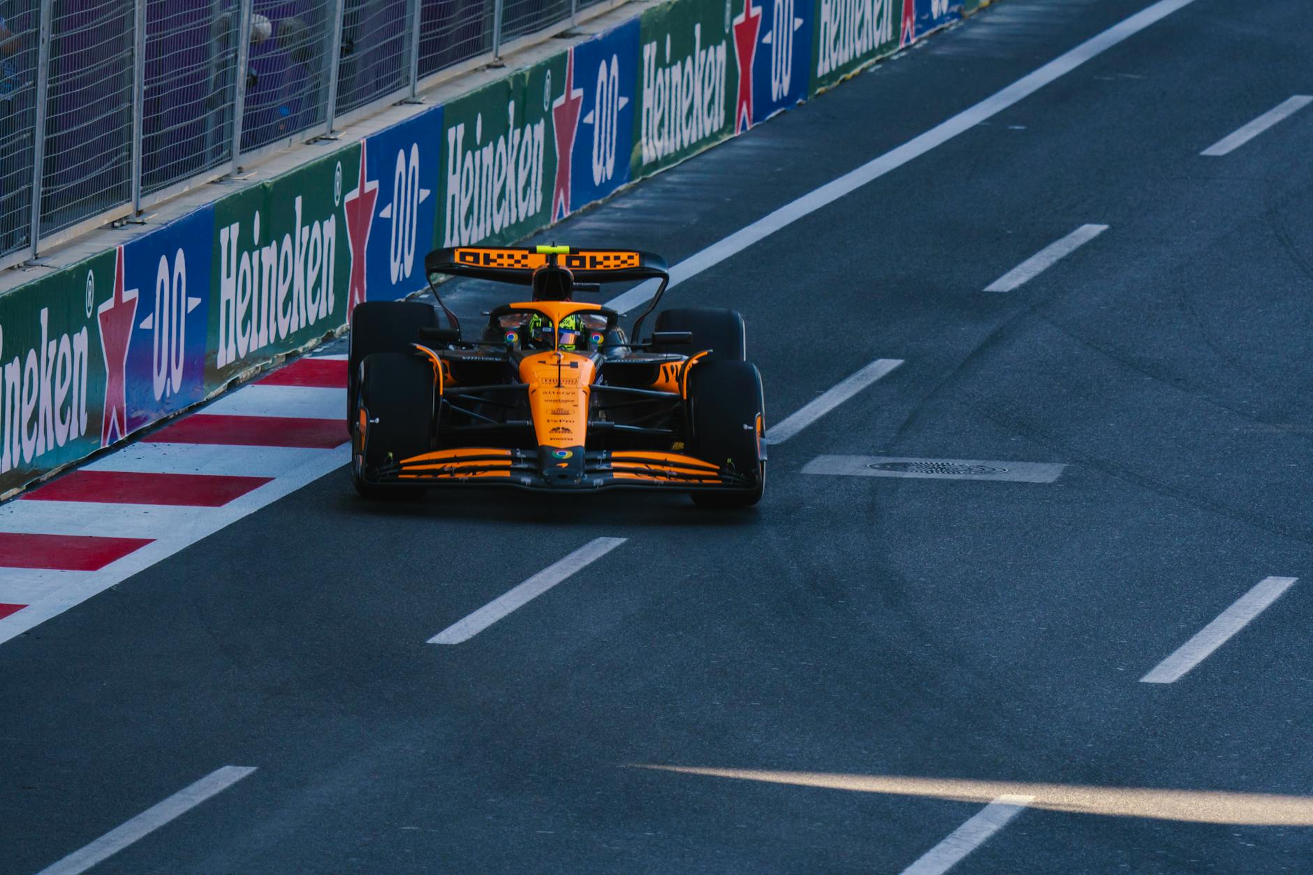 Video | Verstappen minder dan een seconde van poleposition: 'Dat is hier heel weinig'