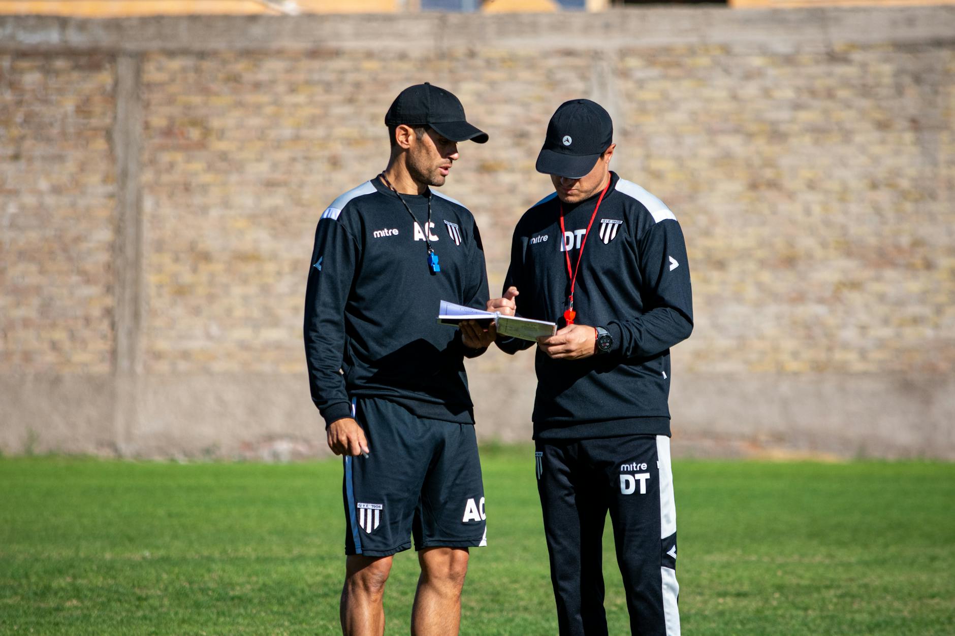 Heracles haalt oud-Feyenoord-directeur Gudde voor evaluatie