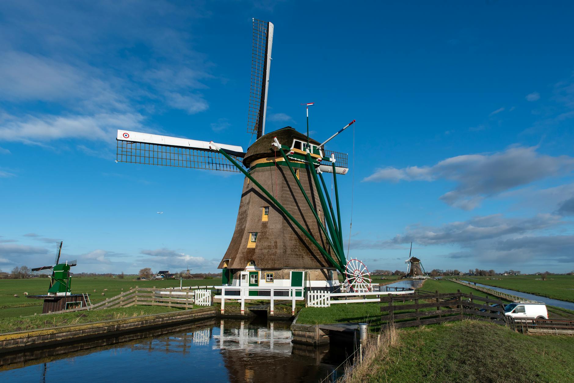 Laat je omverblazen door Zuid-Hollandse molens