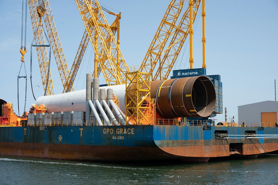 Transport onderdeel Schinkelbrug uitgesteld om harde wind