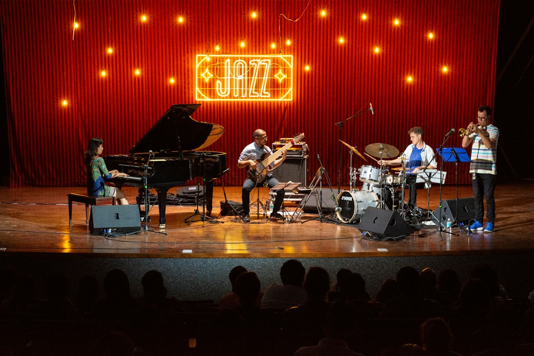 Dave von Raven treedt op tijdens Rijnmond Big Band Show, kaarten nu gratis beschikbaar