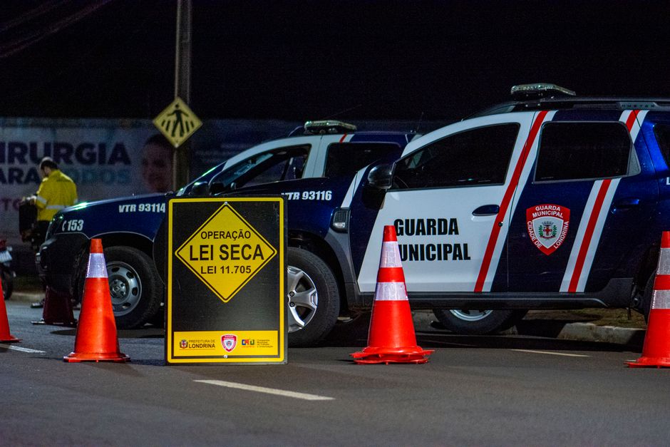 Late editie Sittard! 🌙 Onder meer aandacht voor veiligheid na grootschalige controles in de regio, en milieuoverlast door brand in Botlek.
