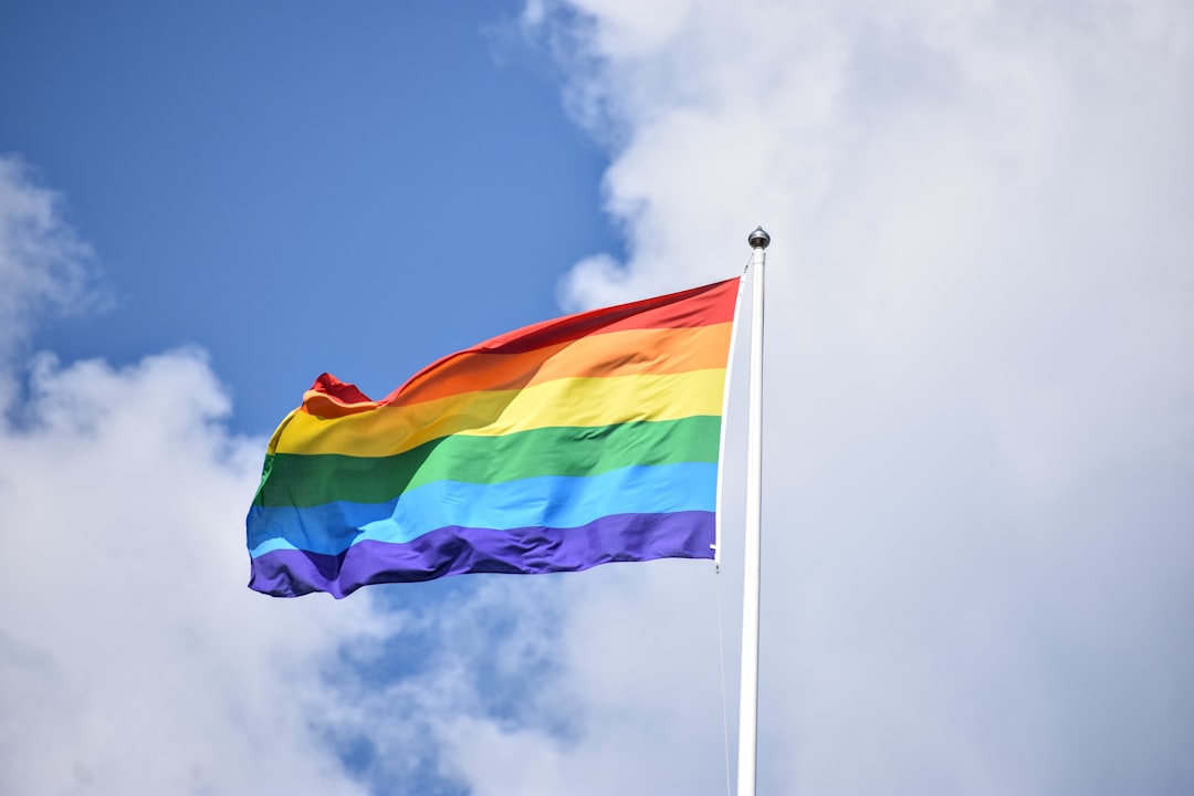 Regenboogvlag wappert steeds minder fier: 'Was steun ooit echt authentiek?'