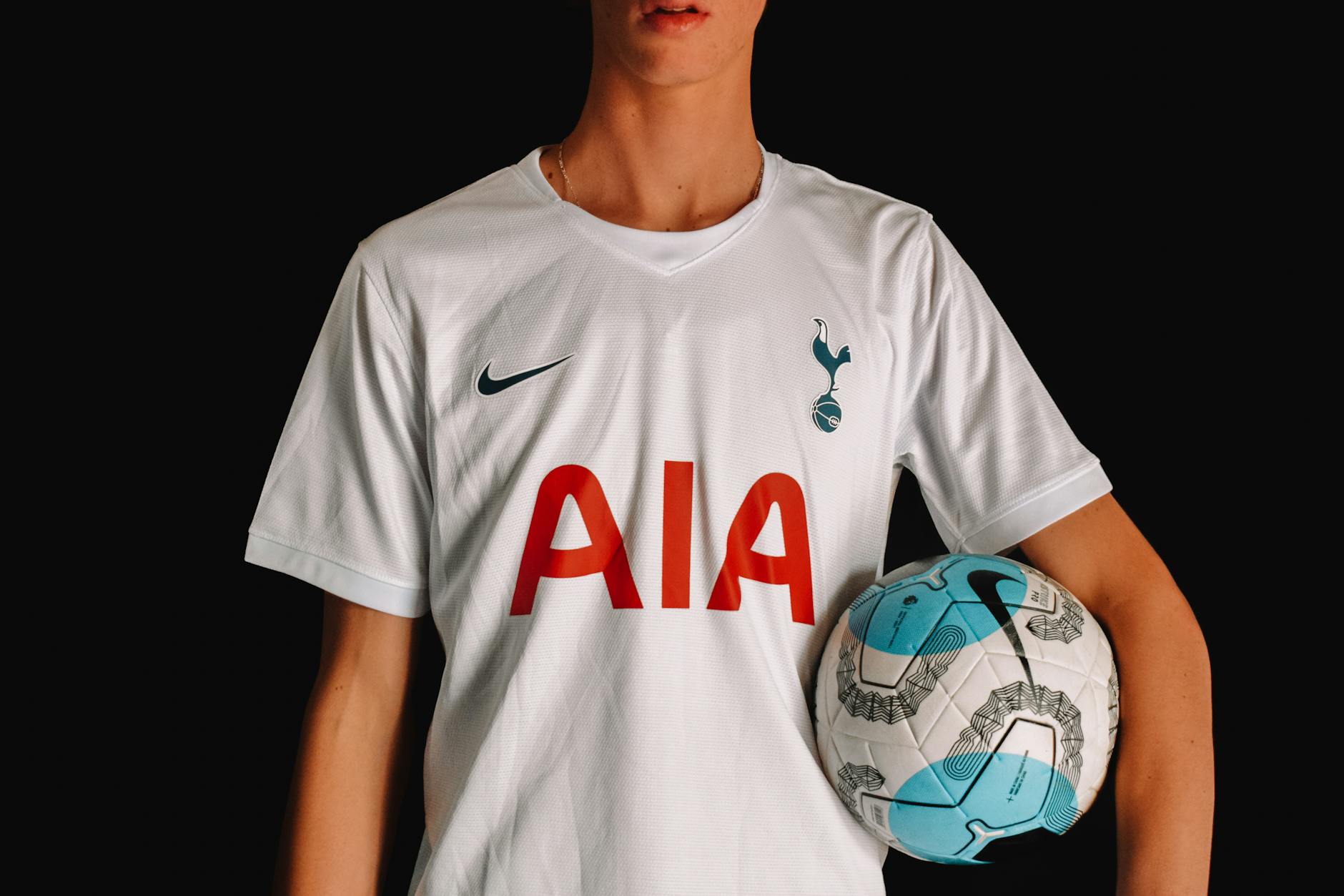 Van de Ven sprak met Van Hecke over Spurs: 'Zou mooie stap voor hem zijn'