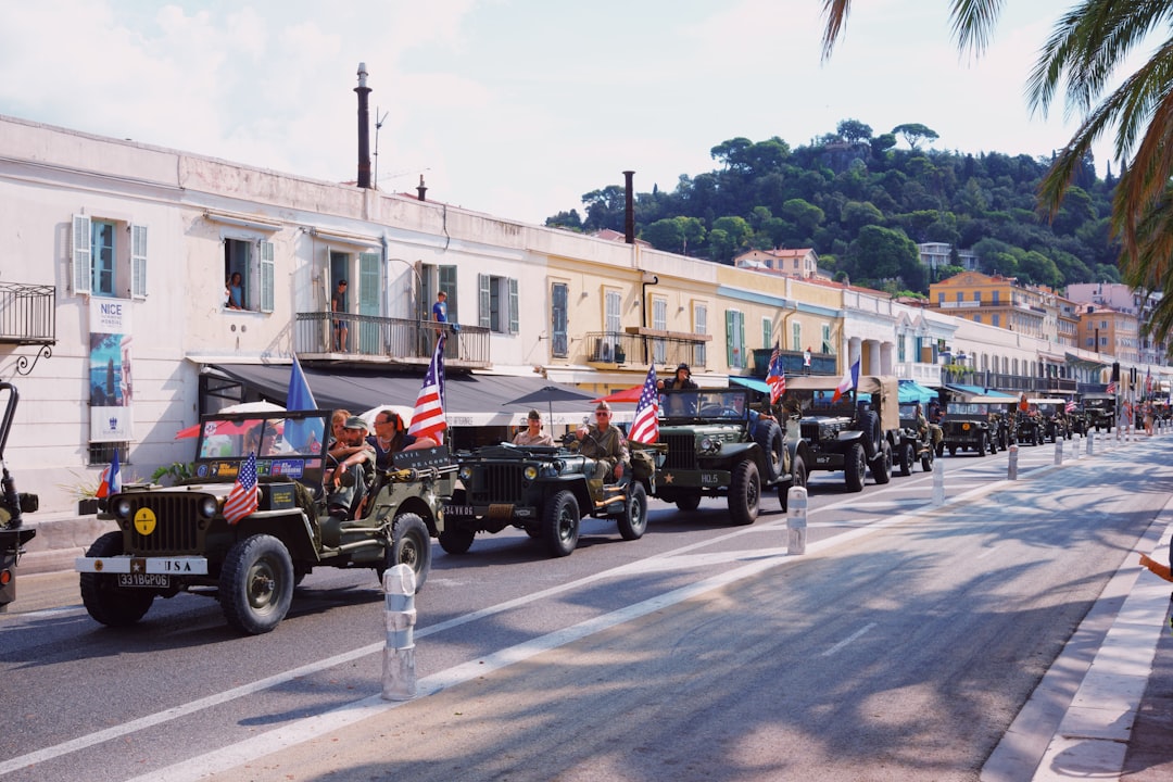 Groesbeek loopt uit voor herdenkingsparade vol historische voertuigen, zelfs vanuit Amerika is er bezoek