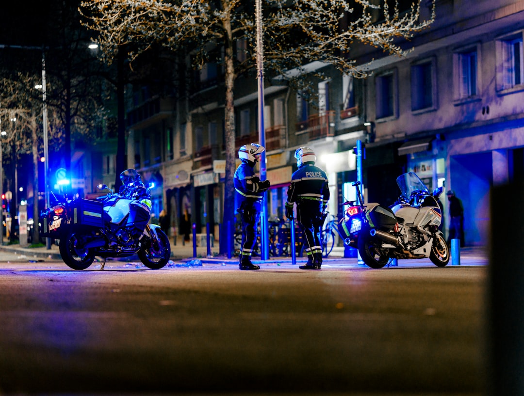 Video | New Yorkse politie verplettert 200 illegale scooters en brommers