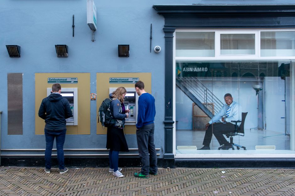 Goeienavond Rotterdam! 🌆 Vandaag onder meer: celstraf voor plofkraak in Vlaardingen, verkeerslichten-botsing bij Vijfsluizen, en hoe het écht zit met discriminatiemeldingen.