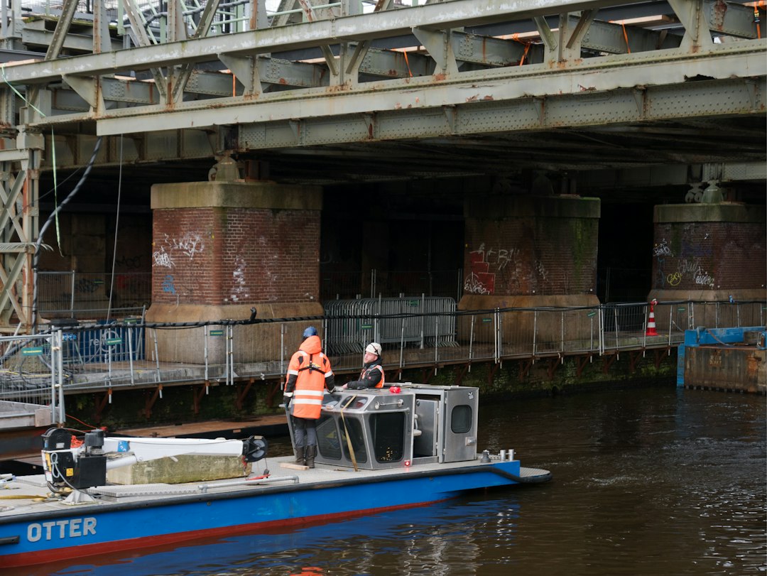 Duizenden kilo's en veertig jaar niet van zijn plek geweest: deze zware jongen is toe aan grondig onderhoud