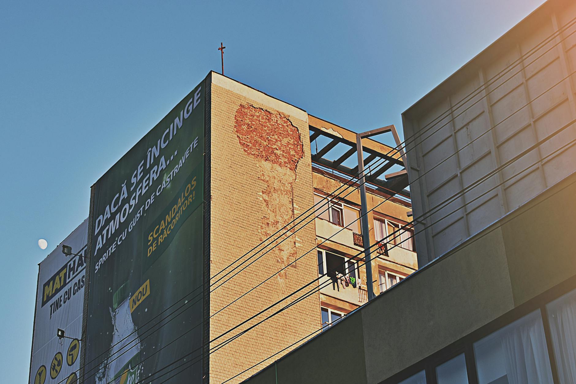 Gemeente Almere - vergunningsvrij - aanvraag omgevingsvergunning - het plaatsen van reclame  - Teshubstraat 16, gmb-2026-223511
