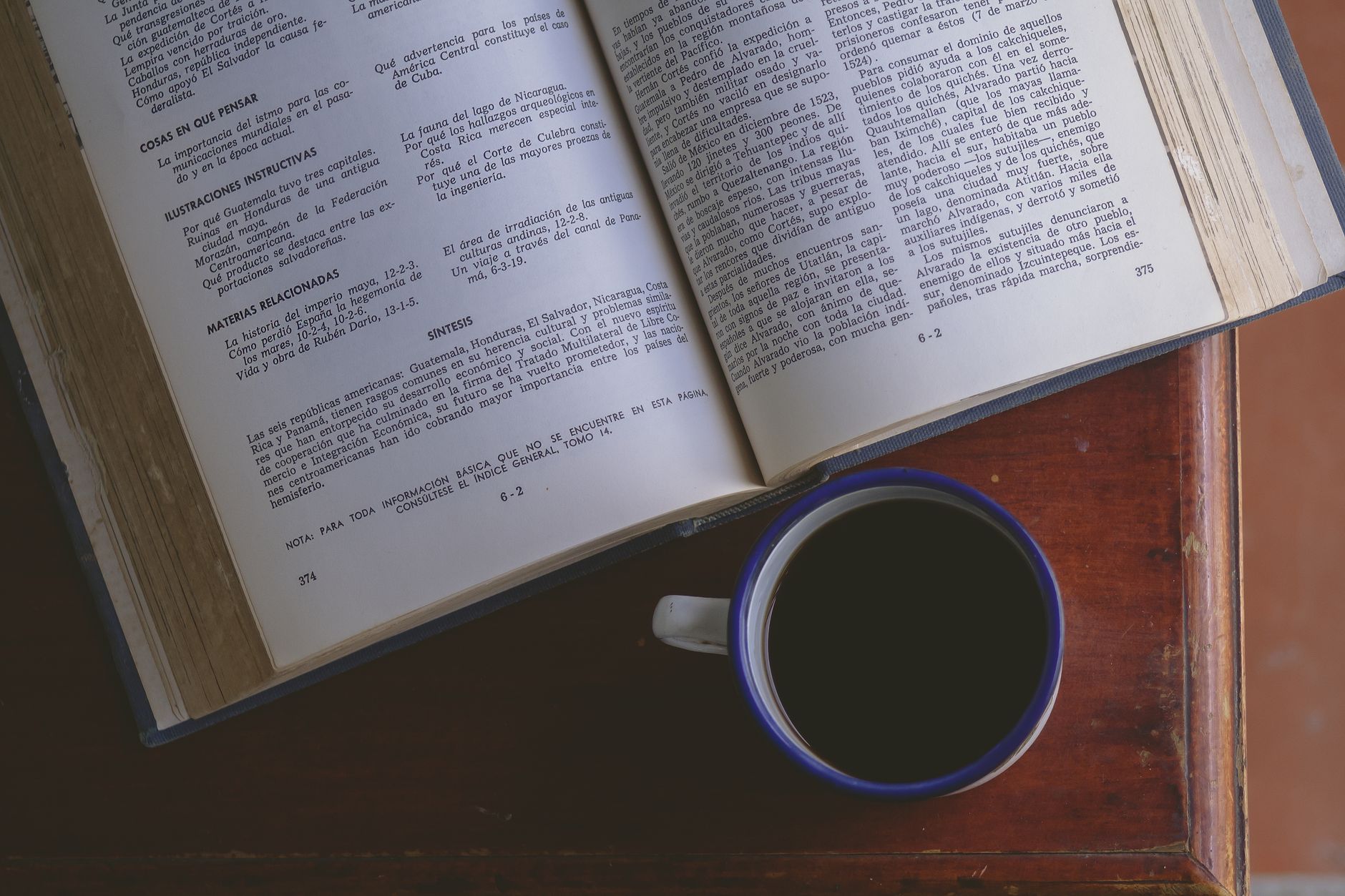 Na grondige opfrisbeurt heropent deze bibliotheek opnieuw de deuren met koffie en taart